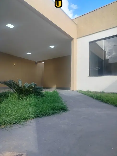 Foto 2 de Casa com 3 quartos à venda, 250m2 em Uberlandia - MG