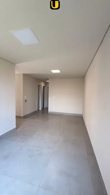 Foto 2 de Casa com 3 quartos à venda, 250m2 em Uberlandia - MG