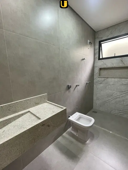 Foto 8 de Casa com 3 quartos à venda, 125m2 em Uberlandia - MG