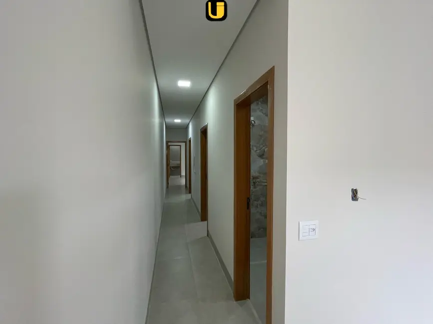 Foto 4 de Casa com 3 quartos à venda, 125m2 em Uberlandia - MG