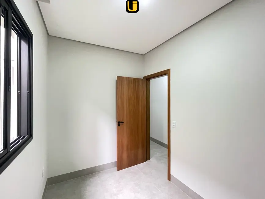Foto 3 de Casa com 3 quartos à venda, 125m2 em Uberlandia - MG