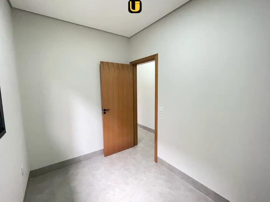 Foto 5 de Casa com 3 quartos à venda, 125m2 em Uberlandia - MG