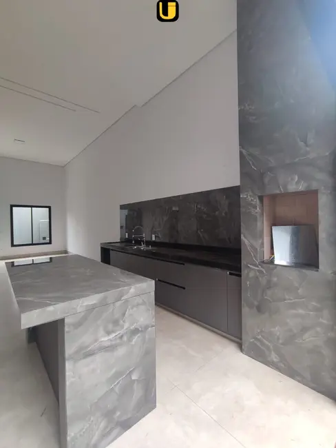 Foto 6 de Casa com 3 quartos à venda, 250m2 em Uberlandia - MG