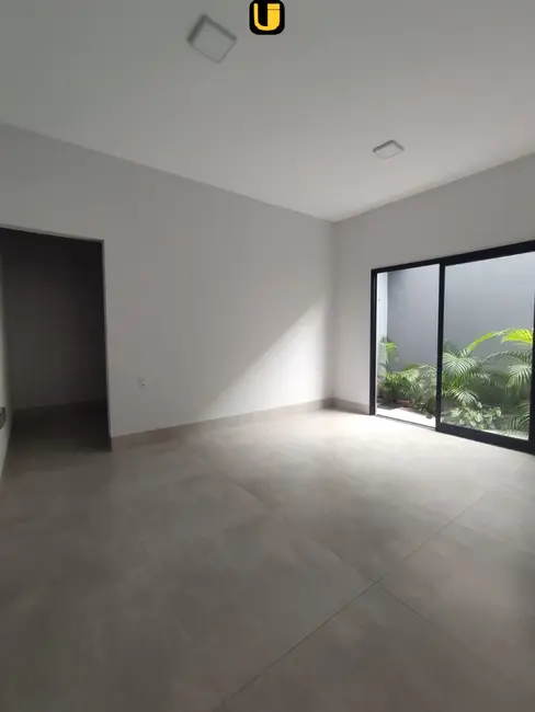 Foto 3 de Casa com 3 quartos à venda, 250m2 em Uberlandia - MG