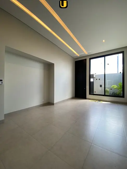Foto 1 de Casa com 3 quartos à venda, 286m2 em Uberlandia - MG