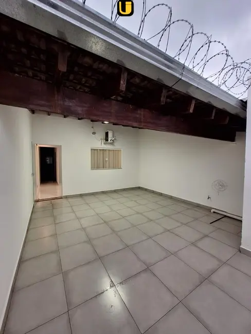 Foto 2 de Casa com 2 quartos à venda, 125m2 em Jardim Europa, Uberlandia - MG