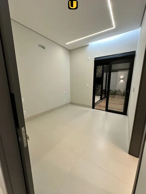 Casa de Condomínio com 3 quartos à venda, 250m2 em Grand Ville, Uberlandia - MG - imagem 7 Foto 7 de Casa de Condomínio com 3 quartos à venda, 250m2 em Grand Ville, Uberlandia - MG