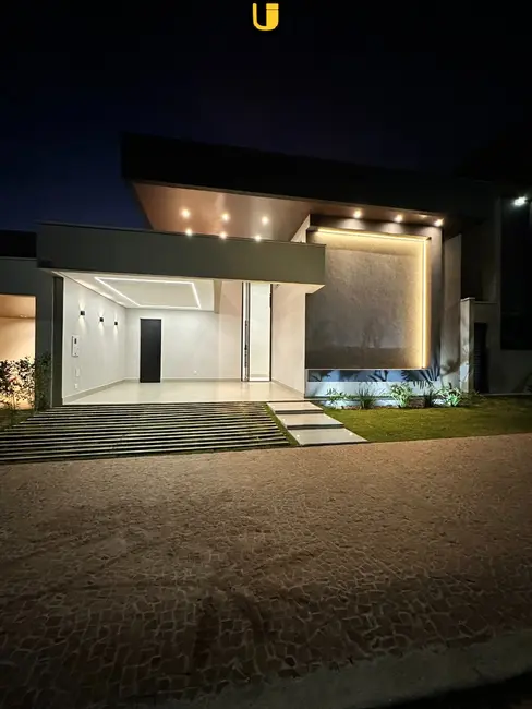 Casa de Condomínio com 3 quartos à venda, 250m2 em Grand Ville, Uberlandia - MG - imagem 2 Foto 2 de Casa de Condomínio com 3 quartos à venda, 250m2 em Grand Ville, Uberlandia - MG