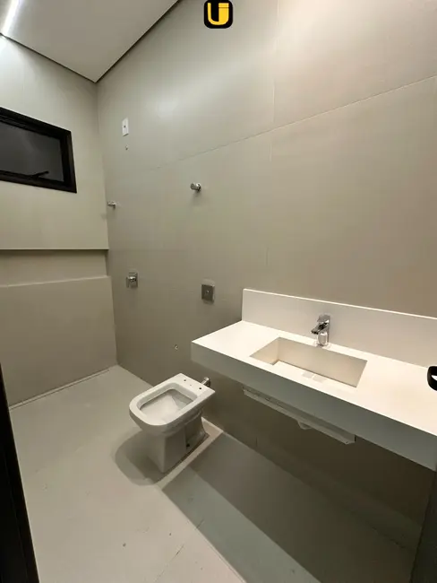 Casa de Condomínio com 3 quartos à venda, 250m2 em Grand Ville, Uberlandia - MG - imagem 8 Foto 8 de Casa de Condomínio com 3 quartos à venda, 250m2 em Grand Ville, Uberlandia - MG