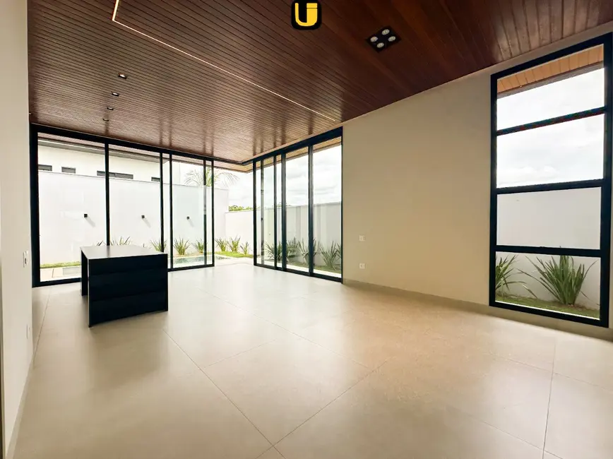 Foto 2 de Casa de Condomínio com 4 quartos à venda, 200m2 em Jardim Sul, Uberlandia - MG