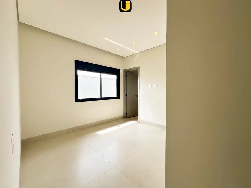 Foto 6 de Casa de Condomínio com 4 quartos à venda, 200m2 em Jardim Sul, Uberlandia - MG