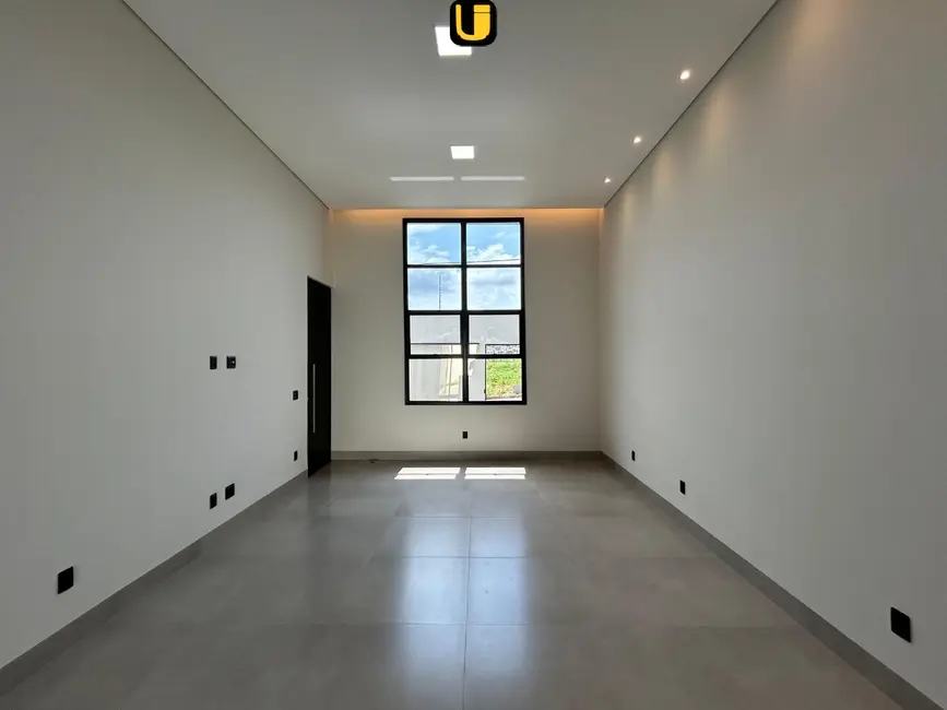 Foto 1 de Casa com 3 quartos à venda, 250m2 em Uberlandia - MG