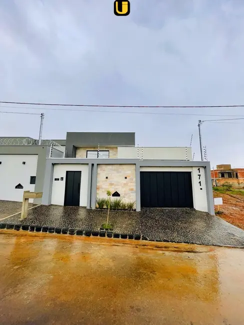 Foto 2 de Casa com 3 quartos à venda, 250m2 em Uberlandia - MG