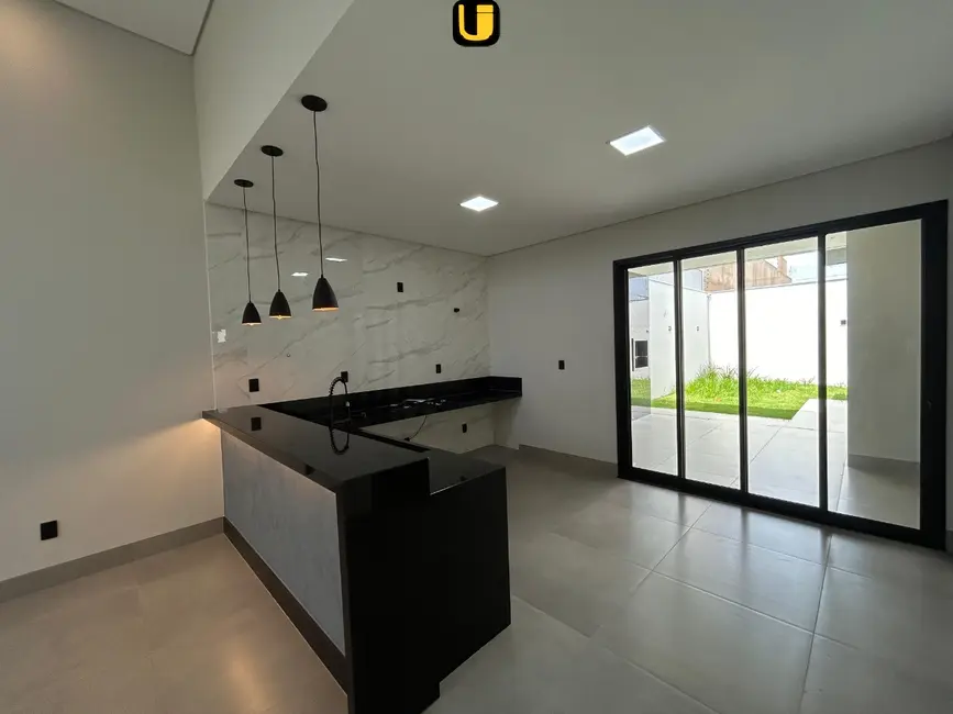Foto 5 de Casa com 3 quartos à venda, 250m2 em Uberlandia - MG
