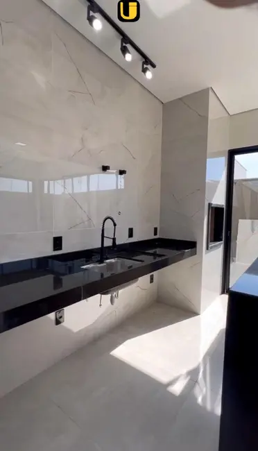 Foto 4 de Casa de Condomínio com 3 quartos à venda, 250m2 em Uberlandia - MG