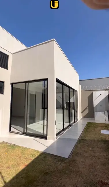 Foto 5 de Casa de Condomínio com 3 quartos à venda, 250m2 em Uberlandia - MG
