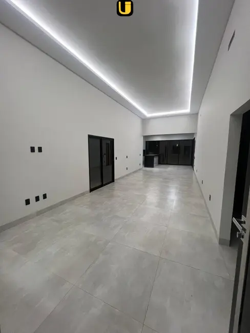 Foto 2 de Casa de Condomínio com 3 quartos à venda, 250m2 em Uberlandia - MG