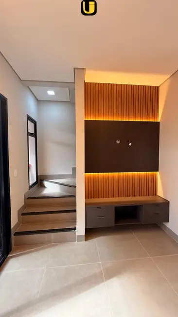 Foto 2 de Casa com 2 quartos à venda, 82m2 em Uberlandia - MG