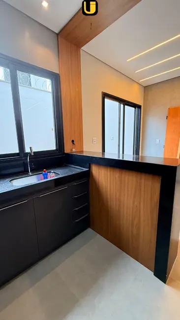 Foto 7 de Casa com 2 quartos à venda, 82m2 em Uberlandia - MG