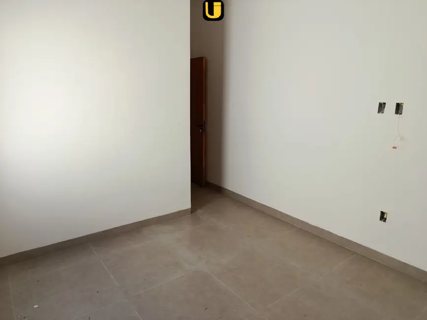 Foto 5 de Casa com 2 quartos à venda, 125m2 em Laranjeiras, Uberlandia - MG