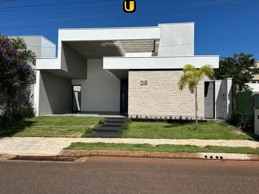 Foto 1 de Casa de Condomínio com 3 quartos à venda, 360m2 em Laranjeiras, Uberlandia - MG