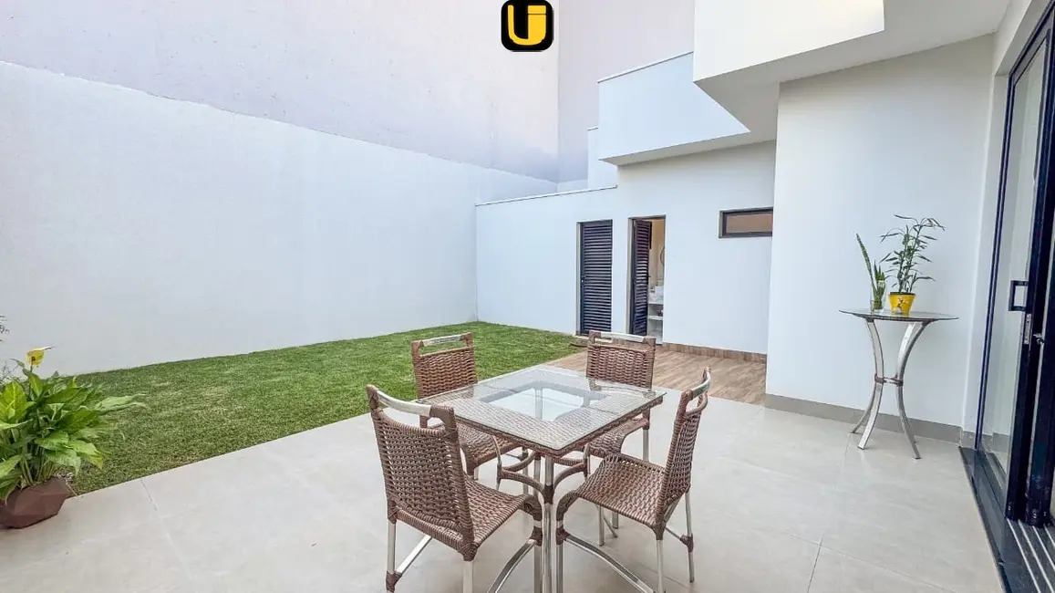 Foto 9 de Casa com 3 quartos à venda, 263m2 em Novo Mundo, Uberlandia - MG