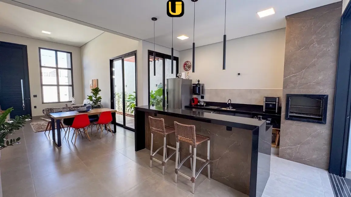 Foto 6 de Casa com 3 quartos à venda, 263m2 em Novo Mundo, Uberlandia - MG