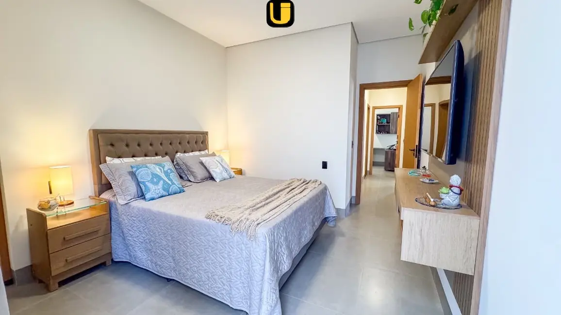 Foto 7 de Casa com 3 quartos à venda, 263m2 em Novo Mundo, Uberlandia - MG