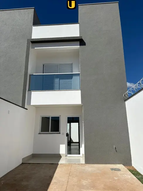 Foto 1 de Casa com 2 quartos à venda, 125m2 em Novo Mundo, Uberlandia - MG