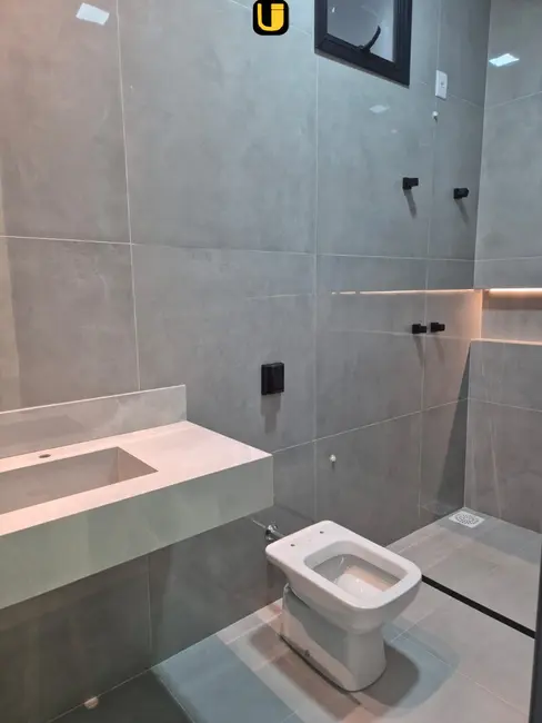 Foto 4 de Casa com 3 quartos à venda, 250m2 em Cidade Jardim, Uberlandia - MG