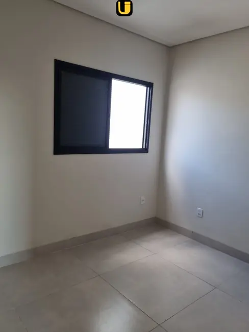 Foto 8 de Casa com 3 quartos à venda, 120m2 em Novo Mundo, Uberlandia - MG
