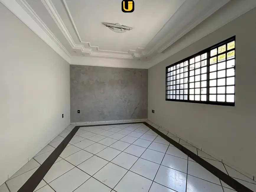 Foto 2 de Casa com 3 quartos à venda, 250m2 em Alto Umuarama, Uberlandia - MG
