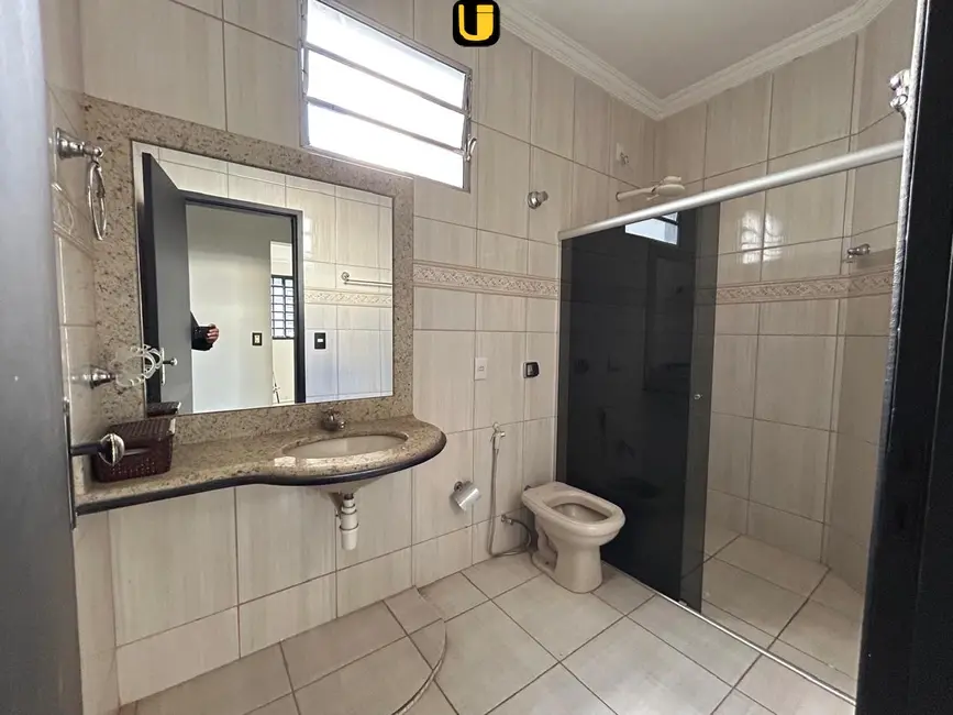 Foto 8 de Casa com 3 quartos à venda, 250m2 em Alto Umuarama, Uberlandia - MG