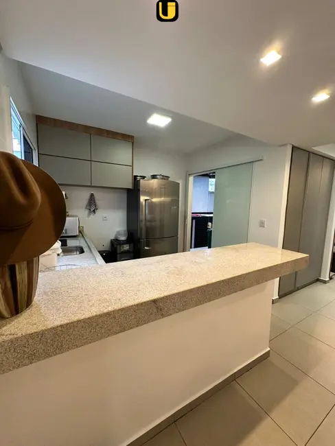 Foto 9 de Casa de Condomínio com 3 quartos à venda, 200m2 em Granja Marileusa, Uberlandia - MG