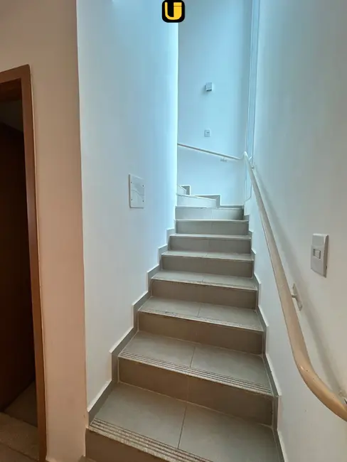 Foto 6 de Casa de Condomínio com 3 quartos à venda, 160m2 em Granja Marileusa, Uberlandia - MG