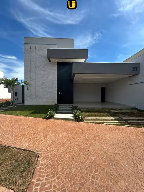 Foto 1 de Casa de Condomínio com 3 quartos à venda, 251m2 em Grand Ville, Uberlandia - MG