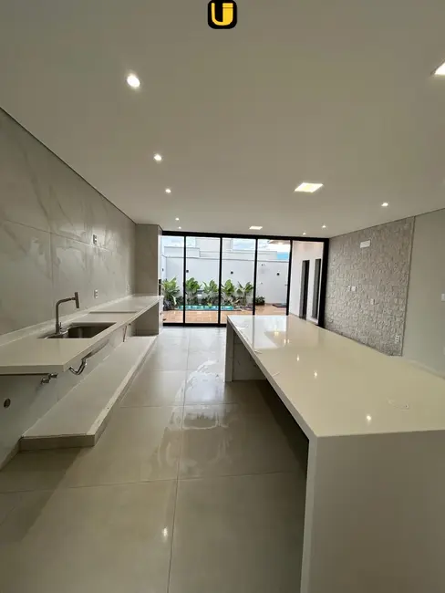 Foto 2 de Casa de Condomínio com 3 quartos à venda, 251m2 em Grand Ville, Uberlandia - MG