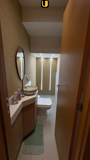 Foto 3 de Casa de Condomínio com 4 quartos à venda, 160m2 em Granja Marileusa, Uberlandia - MG