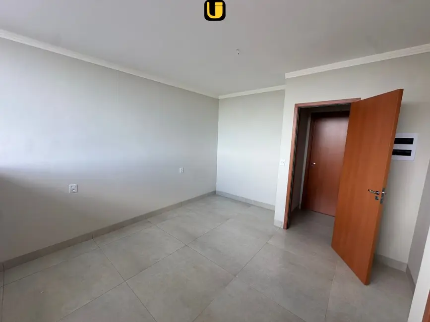 Foto 2 de Casa com 2 quartos à venda, 125m2 em Uberlandia - MG
