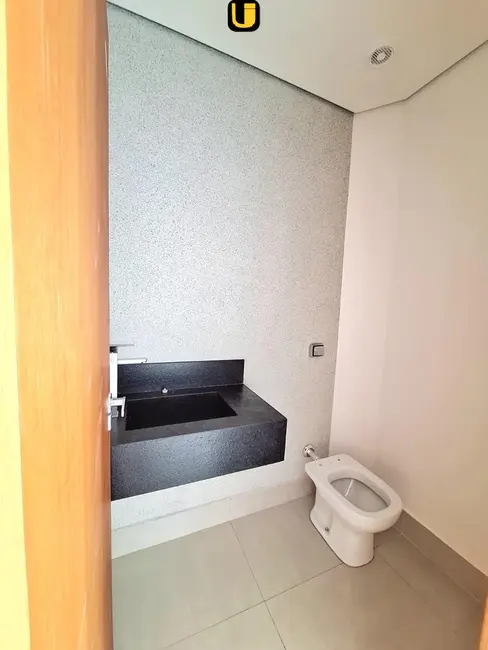 Foto 3 de Casa com 3 quartos à venda, 125m2 em Uberlandia - MG