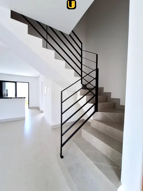 Foto 8 de Casa com 3 quartos à venda, 125m2 em Uberlandia - MG