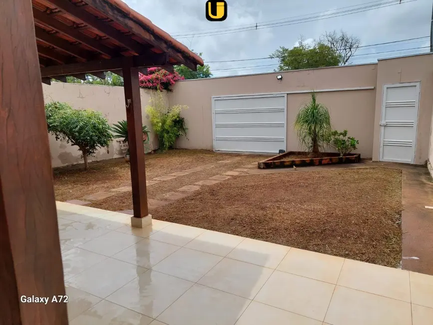 Foto 3 de Casa com 3 quartos à venda, 270m2 em Jardim Botânico, Uberlandia - MG