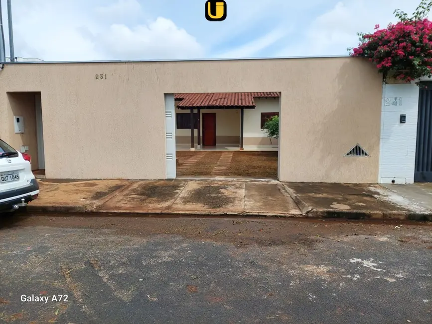 Foto 2 de Casa com 3 quartos à venda, 270m2 em Jardim Botânico, Uberlandia - MG