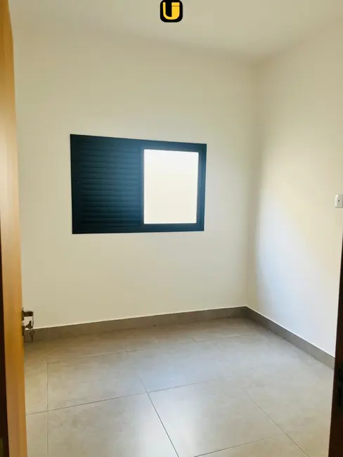 Casa com 3 quartos à venda, 150m2 em Novo Mundo, Uberlandia - MG - imagem 9 Foto 9 de Casa com 3 quartos à venda, 150m2 em Novo Mundo, Uberlandia - MG