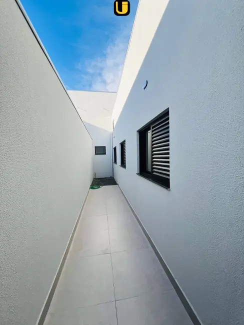 Casa com 3 quartos à venda, 150m2 em Novo Mundo, Uberlandia - MG - imagem 4 Foto 4 de Casa com 3 quartos à venda, 150m2 em Novo Mundo, Uberlandia - MG