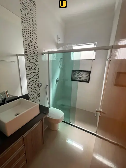 Casa com 3 quartos à venda, 250m2 em Alto Umuarama, Uberlandia - MG - imagem 7 Foto 7 de Casa com 3 quartos à venda, 250m2 em Alto Umuarama, Uberlandia - MG