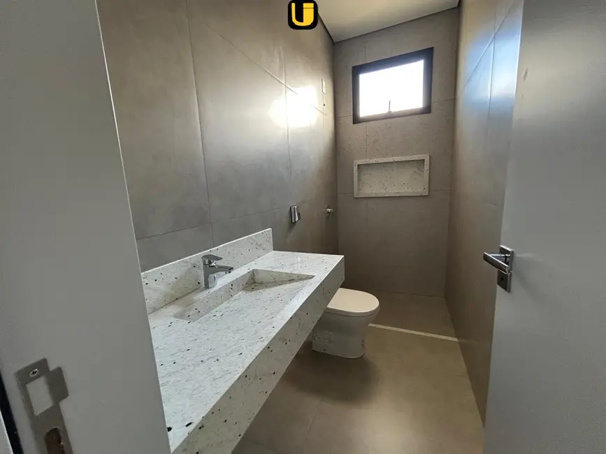 Foto 4 de Casa de Condomínio com 4 quartos à venda, 300m2 em Laranjeiras, Uberlandia - MG