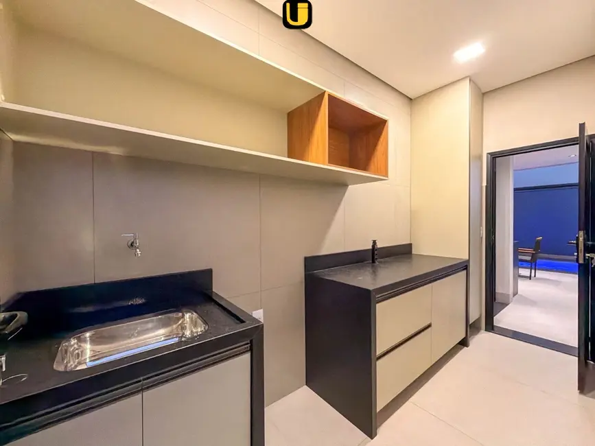 Foto 6 de Casa de Condomínio com 4 quartos à venda, 200m2 em Jardim Sul, Uberlandia - MG