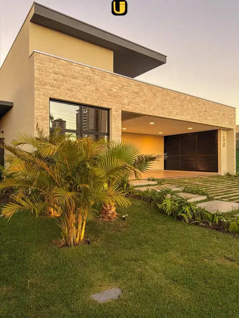 Foto 1 de Casa de Condomínio com 4 quartos à venda, 200m2 em Jardim Sul, Uberlandia - MG