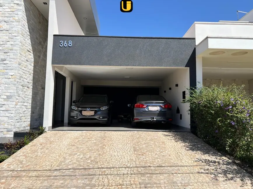 Foto 2 de Casa de Condomínio com 4 quartos à venda, 360m2 em Laranjeiras, Uberlandia - MG